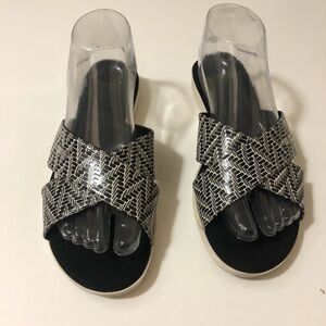Cole Haan soft sandal good condition